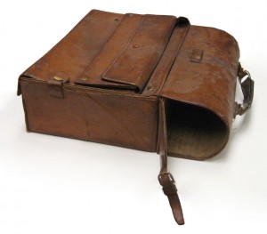 Picnic case detail, Archives OB 562